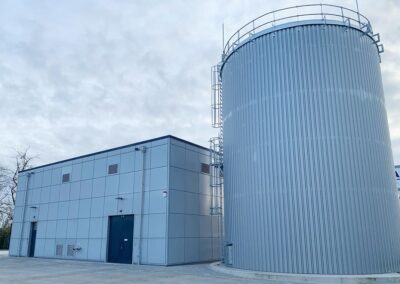 Neubau einer Sprinklerzentrale mit Löschwassertank und Archivräumen